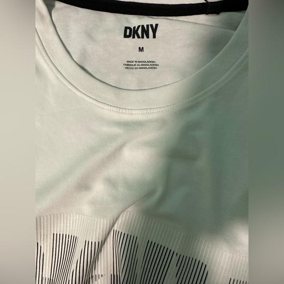 New DKNY  Men T-shirts, size, medium cotton - Picture 3 of 4